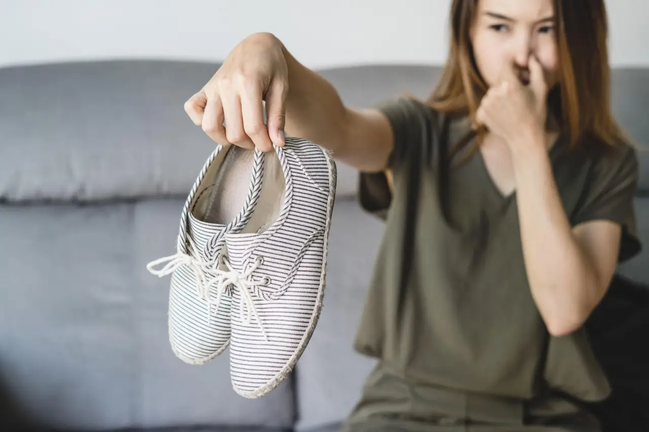 Come prevenire la muffa nelle scarpiere in estate: il segreto dell’igienista ambientale per giugno Come prevenire la muffa nelle scarpiere in estate: il segreto dell’igienista ambientale per giugno