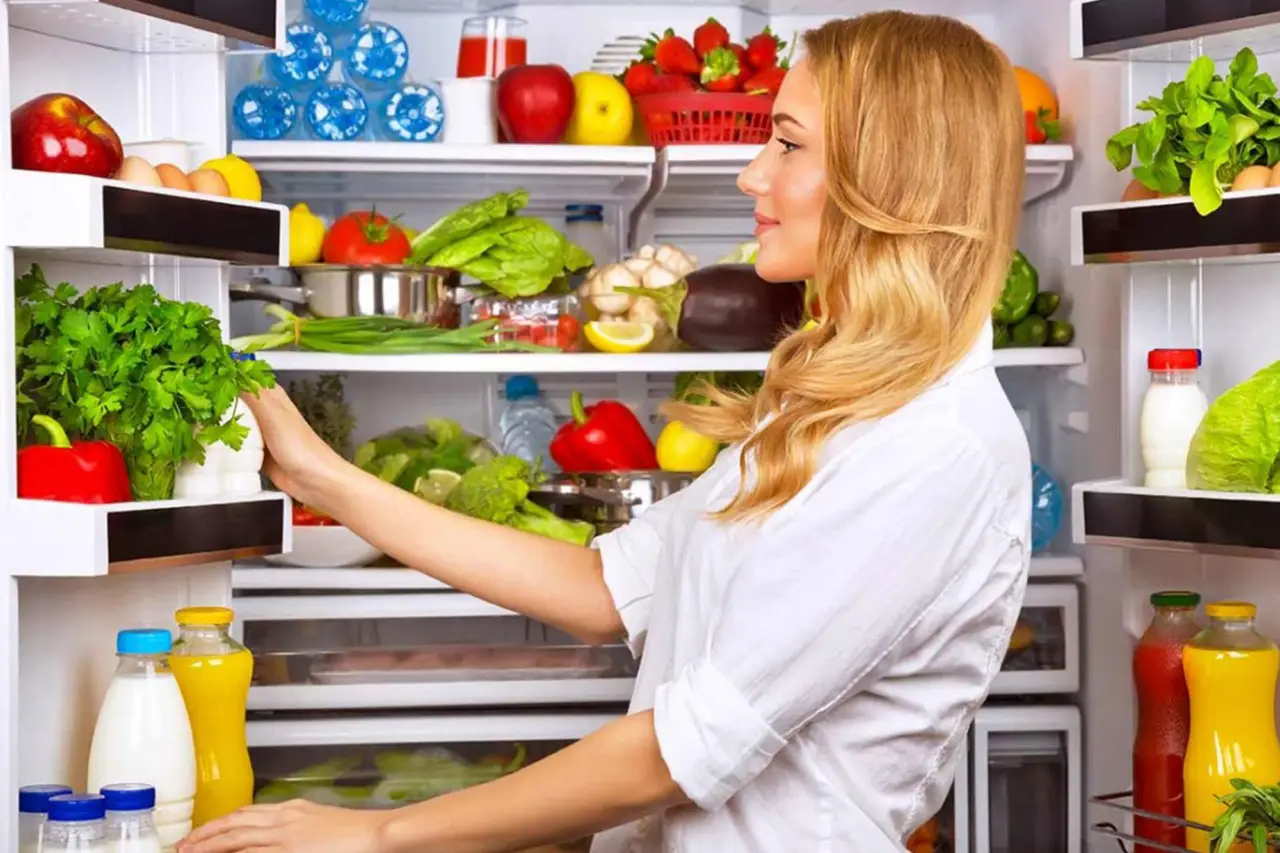 Come evitare i cattivi odori nel frigorifero in estate: la guida dell’igienista alimentare per giugno Come evitare i cattivi odori nel frigorifero in estate: la guida dell’igienista alimentare per giugno
