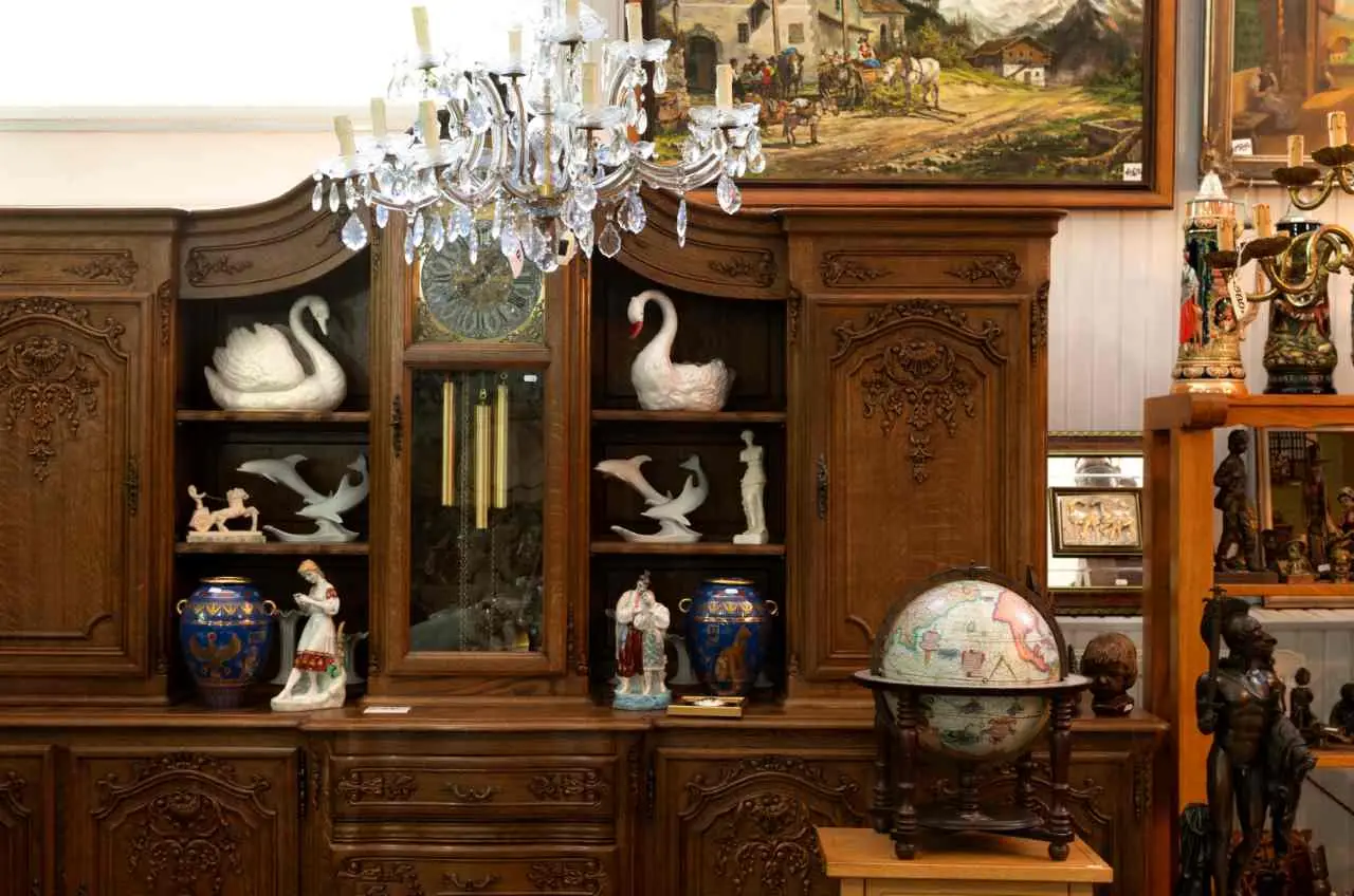 Arredamento che appesantisce la casa: i 3 mobili da evitare secondo gli interior designer nel 2025 Arredamento che appesantisce la casa: i 3 mobili da evitare secondo gli interior designer nel 2025